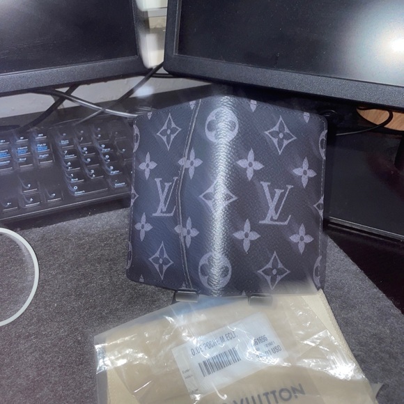 LV Pocket Organizer - Monogram Eclipse Canvas M61696 - Picture 2 of 6